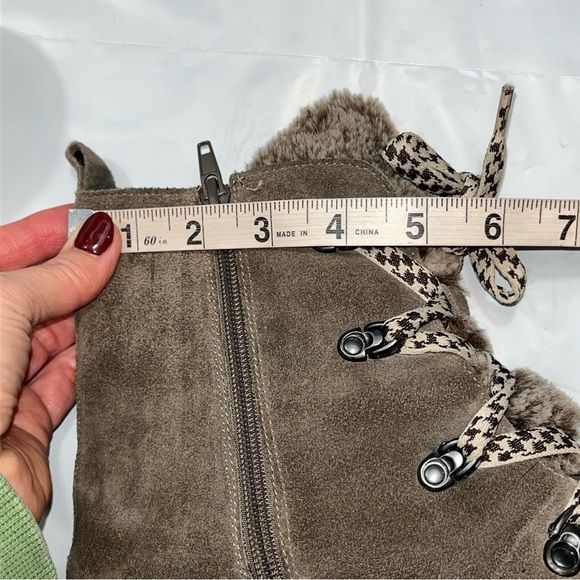 Rockport Cobb Hill GRAY SUEDE Elysse Alpine Zip ANKLE BOOTS 7.5M CH6803 womens - Picture 4 of 14